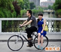 梦见骑自行车带着女朋友爬坡