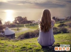 梦见梳头掉头发是什么意思，女生梦到掉一大缕头发