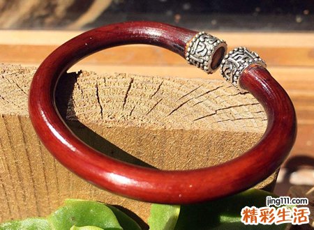 戴鸡血藤手镯的忌讳