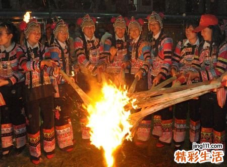 梦见大火有什么预兆，做梦梦到着火后用水浇灭了