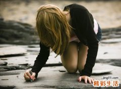 梦见掉头皮屑预示什么，梦到头皮屑特多特大块