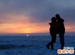 梦见穿棉袄和老婆在冰天雪地里抱在一起