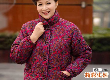 梦见自己穿棉衣服好吗，已婚女人梦见试穿棉袄