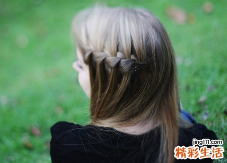 梦见给别人梳头有什么预兆，做梦梦到给别人梳头编辫子