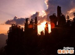 梦见去世的亲人好吗，做梦梦到已故长辈什么预兆