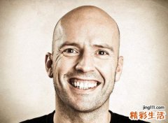 梦见秃头有什么预兆，女生梦到掉一大缕头发