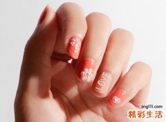 指甲硬的女人命运