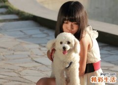 梦见被狗咬着不放是什么意思，做梦梦到被两条狗咬住不放