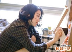 女人右脸腮边有痣代表什么