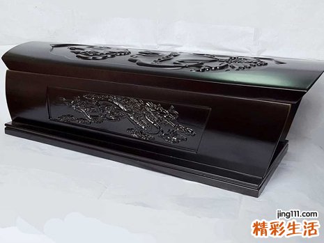 梦见黑色棺材是什么意思，已婚女人梦见黑棺材