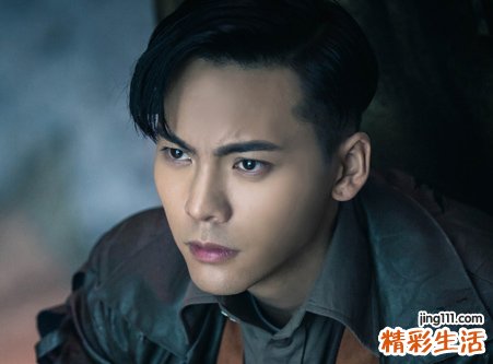 鼻梁歪的男人说明什么