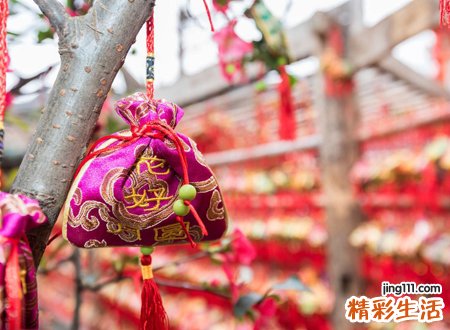 八字带桃花是什么意思