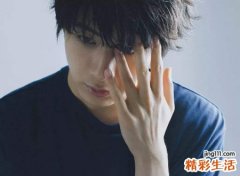 印堂凹陷的男人面相