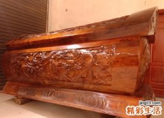 梦到红色的棺材好吗，已婚女人梦见大红棺材