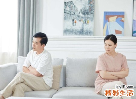 属蛇和属猪的合不合，生肖属蛇男和属猪女谁克谁