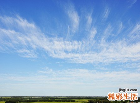 梦到蓝天很蓝清澈好不好，做梦梦到纯净的蓝天