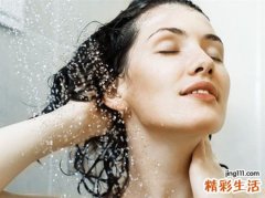 梦见自己洗头发，女人梦见自己洗头发