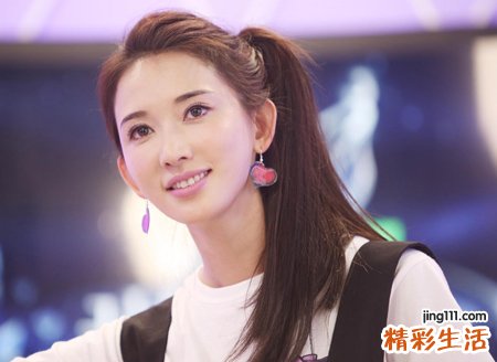 额头低窄面相