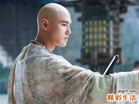 梦见自己秃头是什么意思，女人梦到头顶秃了一块