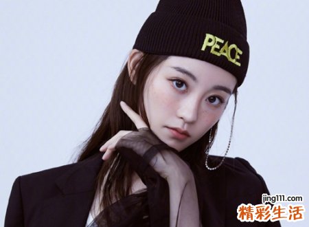很傲气最狂的女人吃鸡名字，吃鸡狂拽傲气的网名
