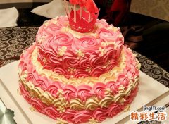 梦见小男孩撒尿在生日蛋糕上