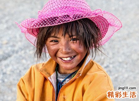 梦见小男孩拉屎是什么意思，做梦梦到小男孩拉了一堆屎
