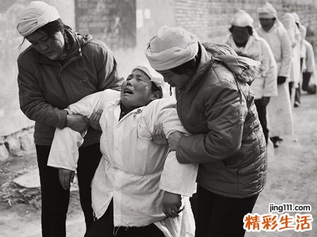梦见奔丧是什么意思，做梦梦到给亲人奔丧