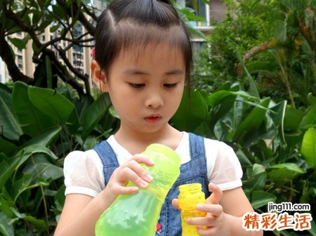 梦见小姑娘，梦到一个小姑娘偷吃了我的盒饭
