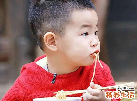 梦见小男孩拉屎预示什么，女人梦见小男孩拉屎