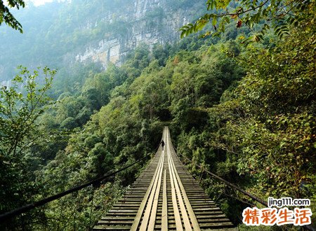 梦见过桥好吗，梦到过桥很危险但过去了