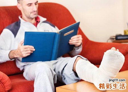 梦见断腿有什么预兆，做梦梦到亲人断腿
