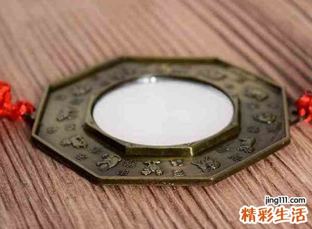 阳台挂镜辟邪怎么挂