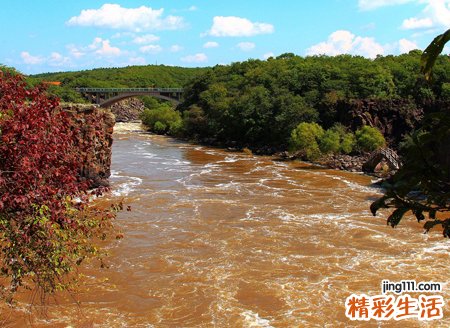 梦见开车撞死人是什么意思，做梦梦到开车撞死人见血