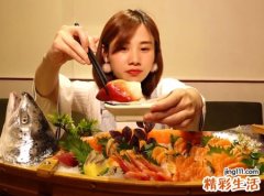 梦见吃大餐是什么意思，女人梦见吃海鲜大餐