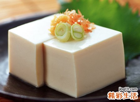 梦见吃豆腐预示什么，做梦梦到和别人一起吃豆腐