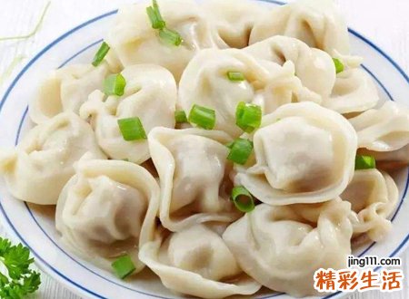 梦见吃饺子好不好,做梦梦到自己和别人吃饺子