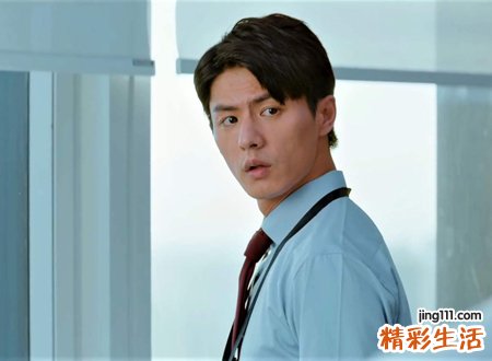 男人印堂八字纹的命运