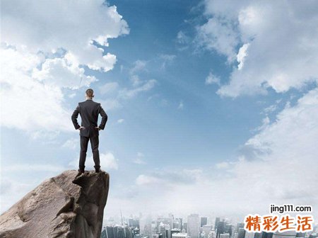 梦见自己在高处预示什么，做梦梦到在高处俯瞰