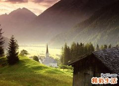 梦见死人躺在棺材里是什么意思，梦到死人躺在棺材里动了