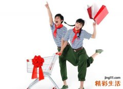 梦见自己买衣服好不好，女人梦见给自己买衣服
