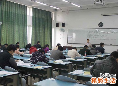 梦见考试预示什么,中年人女人梦见考试