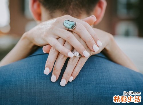 鼠冲什么生肖