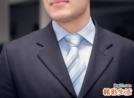 下巴凹进去的人面相