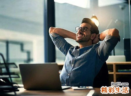 晚上右眼跳是什么预兆
