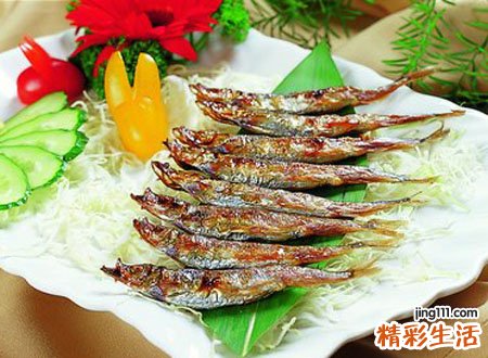 梦见别人捞鱼是什么意思，女人梦见看见别人抓鱼
