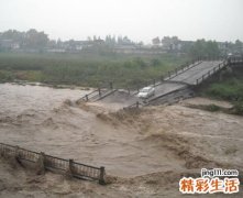 梦见河水上涨好吗，做梦梦到河水暴涨冲垮了大桥