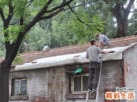 梦见房顶漏水好不好，做梦梦到房子天花板漏水