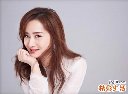 上嘴唇右边有痣的女人面相