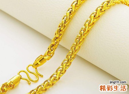 梦见金项链好吗，女人梦见捡到金项链