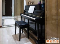 家里一进门看见钢琴好吗